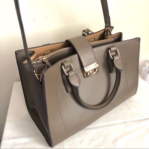 Taupe handbag with attachable strap